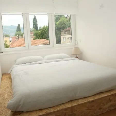 Central Apartment, One Bedroom, Four Guests סראייבו