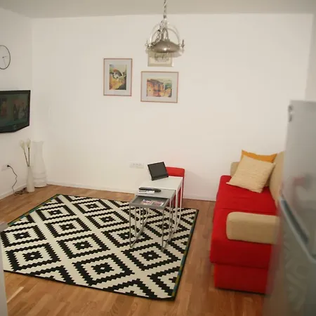 Central Apartment, One Bedroom, Four Guests סראייבו