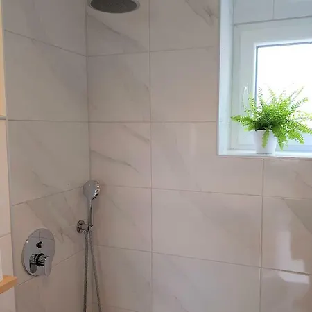 דירה Central Apartment, One Bedroom, Four Guests